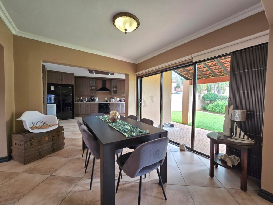 To Let 4 Bedroom Property for Rent in Melodie North West